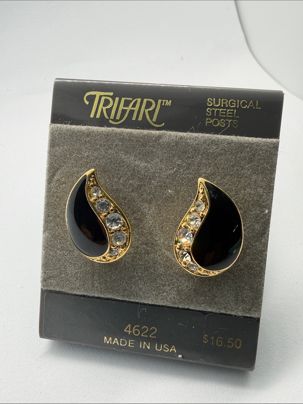 Trifari Black and Gold Teardrop Crystal Clip-On Earrings
